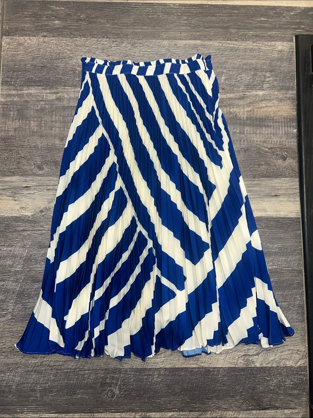 Anthropologie Blue White Pleated Chevron Midi Skirt M